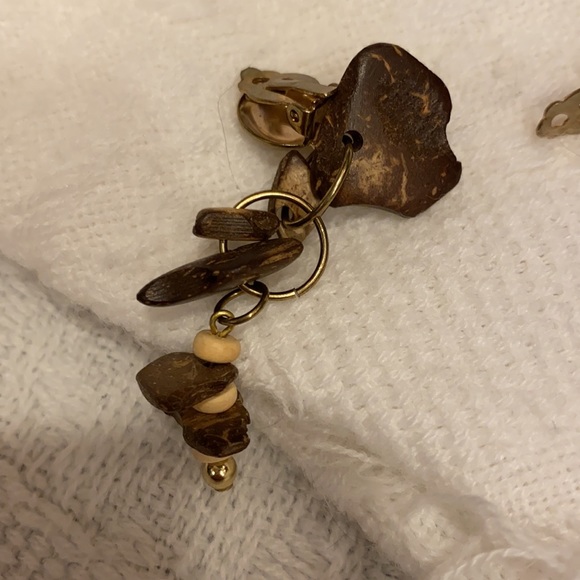 Brown & creme rock dangle clip earrings! NWT - Picture 9 of 9